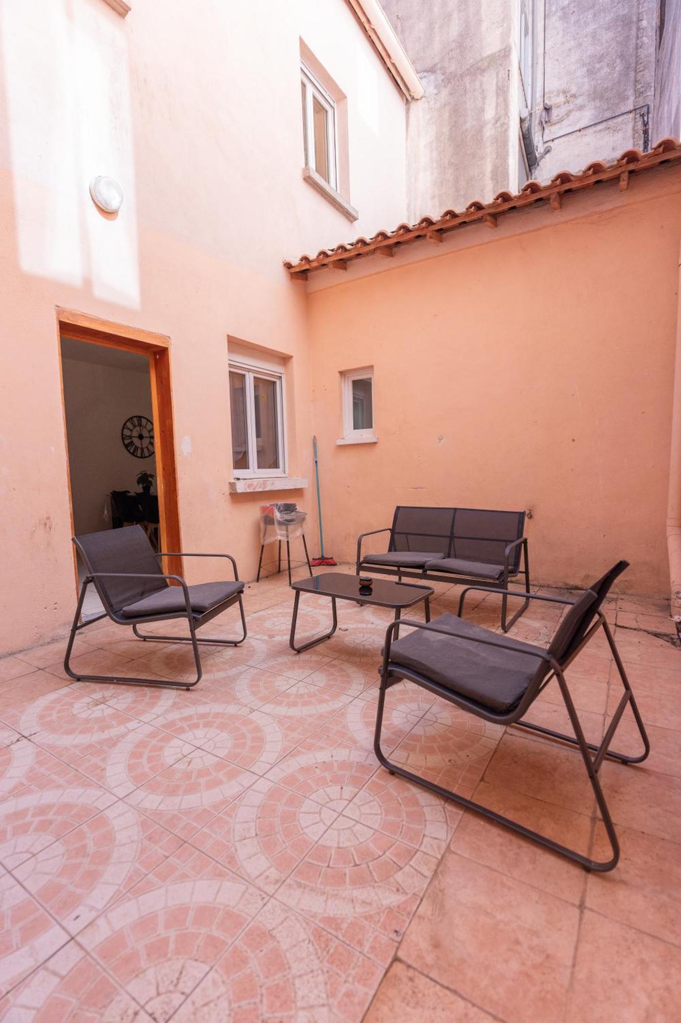 Appartement Tout Equipe Pour 6 Personnes A 15Min Des Plages Béziers Exterior foto